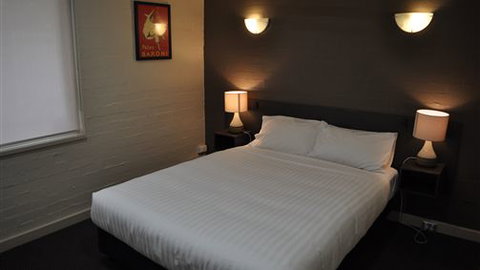Brougham Arms Hotel - Accommodation Nelson Bay 6