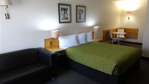 Hermitage Motor Inn - Accommodation Nelson Bay 1