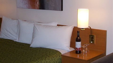 Hermitage Motor Inn - Accommodation Nelson Bay 2