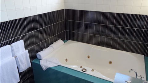 Hermitage Motor Inn - Accommodation Nelson Bay 5