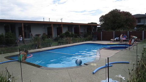 Riverside Ocean Grove - Accommodation Nelson Bay 4
