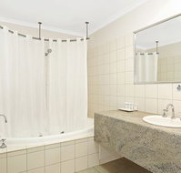 Quality Inn  Suites The Menzies - Accommodation Nelson Bay
