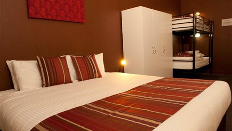 Urban Central - Nelsons Bay Accommodation 1