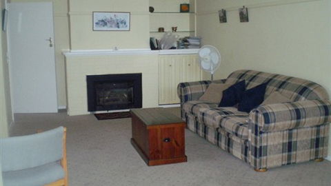 Banks At Queenscliff - Accommodation Nelson Bay 0