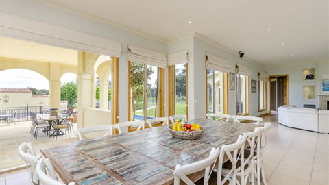 Tuscan Getaway - Accommodation Nelson Bay 1