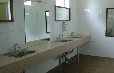 Beachport Caravan Park - Accommodation Nelson Bay 0