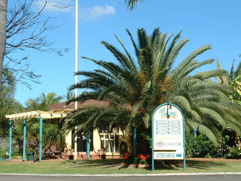 Coastal Palms Holiday Park - Accommodation Nelson Bay 3