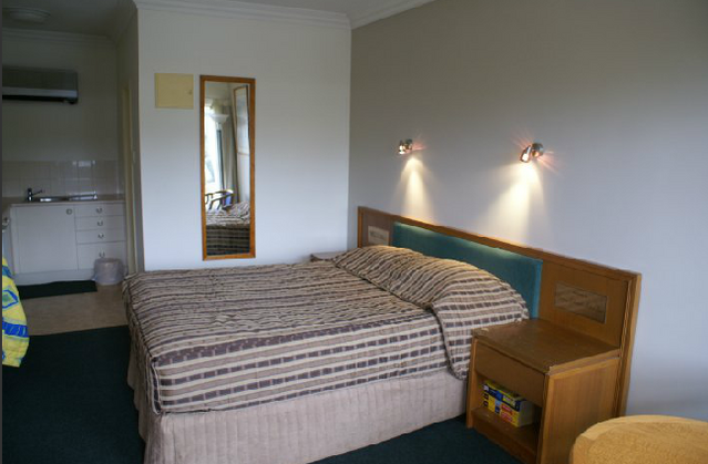 Coopers Colonial Motel - Accommodation Nelson Bay