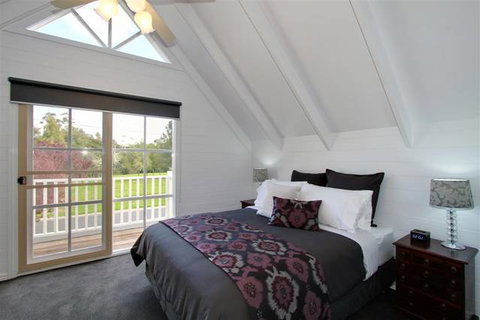 Creek Cottage Bed & Breakfast - Accommodation Nelson Bay 0