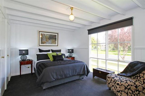 Creek Cottage Bed & Breakfast - Accommodation Nelson Bay 1