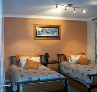 Elm Cottage - Tumut - Accommodation Nelson Bay