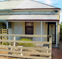 Harriett's Cottage Accommodation Clyde's Cottage - Accommodation Nelson Bay