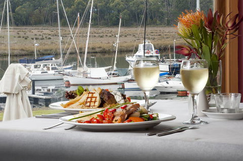 Kermandie Hotel & Marina - Accommodation Nelson Bay 3