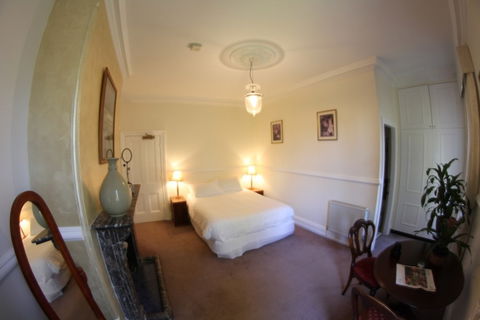 Jamison Guesthouse And The Rooster Restaurant - Accommodation Nelson Bay 3