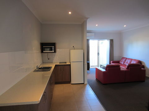 Roma Inland Motor Inn - Accommodation Nelson Bay 0