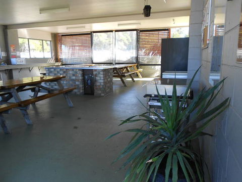 Sapphire Valley Caravan Park - Accommodation Nelson Bay 2