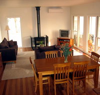 Strath Valley View B and B - Accommodation Nelson Bay