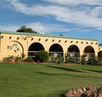Tarcutta Halfway Motor Inn/Horse Hotel - Accommodation Nelson Bay