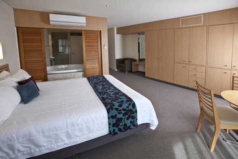 The Executive Inn, Newcastle - Accommodation Nelson Bay 2