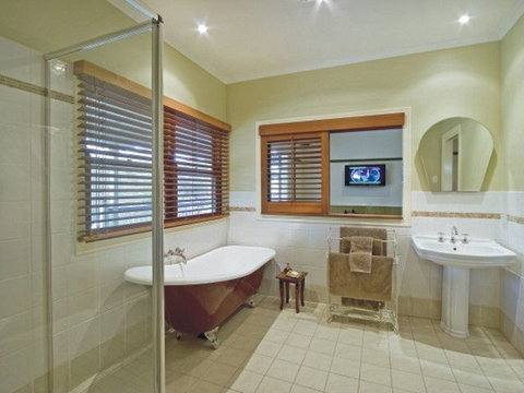 The Sanctuary Springbrook Guest House Cottage - Accommodation Nelson Bay 1