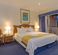 Tinaroo Lake Resort - Holiday Apartments - Accommodation Nelson Bay