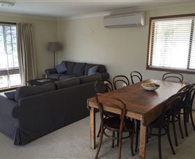 Narrawallee Holiday House - Accommodation Nelson Bay 6