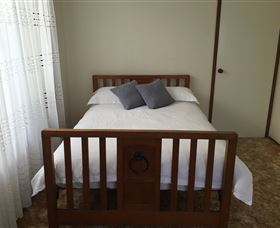 Narrawallee Holiday House - Accommodation Nelson Bay 4