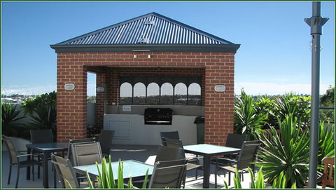 Churchill Apartments - Accommodation Nelson Bay 3