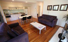 Moby's Beachside Retreat - Accommodation Nelson Bay 4