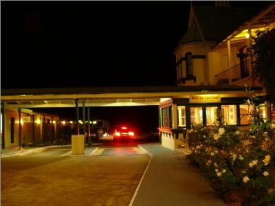 Airlie House Motor Inn - Accommodation Nelson Bay 1