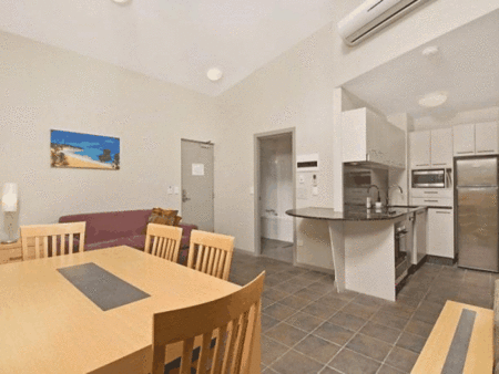 Lennox Point Holiday Apartments - Accommodation Nelson Bay 3