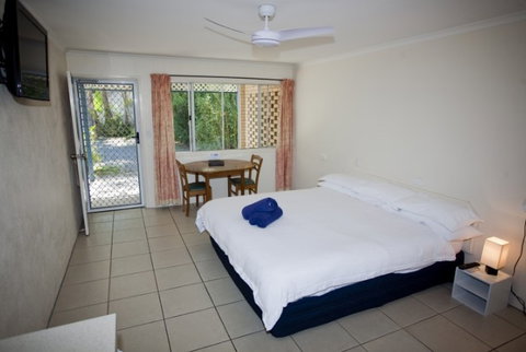 Tin Can Bay Motel - Accommodation Nelson Bay 3