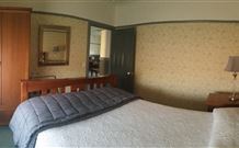 Wagga Wagga Country Cottages - - Accommodation Nelson Bay 3