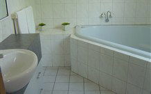 Alfie's - Accommodation Nelson Bay 0