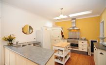 Bi J's - Accommodation Nelson Bay 0