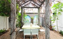 Bi J's - Accommodation Nelson Bay 5