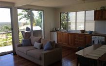 Silky Oak Cottage - Accommodation Nelson Bay 2