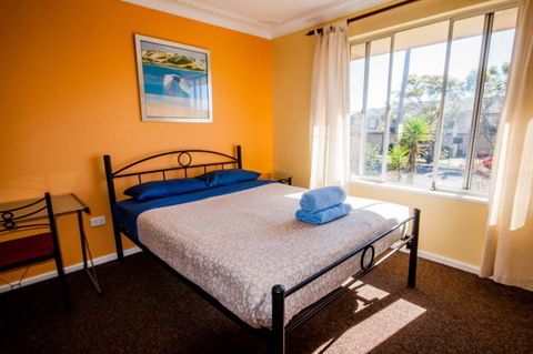 Port Macquarie YHA - Ozzie Pozzie Backpackers - Accommodation Nelson Bay 1