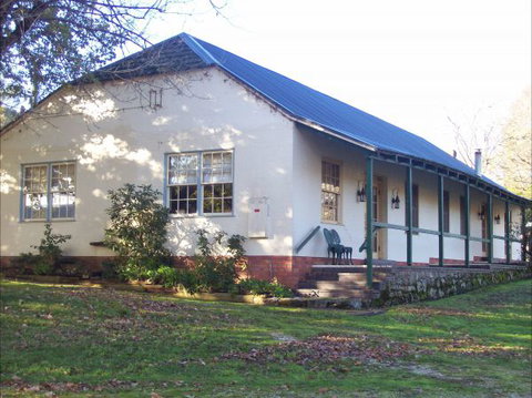 Colonial Inn Guest Rooms - Nelsons Bay Accommodation 1
