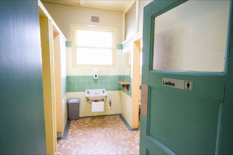 Grand Hotel - Accommodation Nelson Bay 9