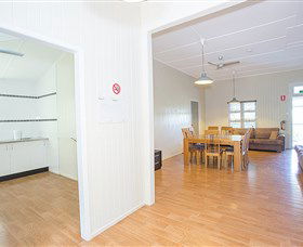 Mycow Accommodation Sarina - Greetham Street - Accommodation Nelson Bay 2