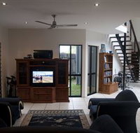 Dolphin Beach House - Accommodation Nelson Bay