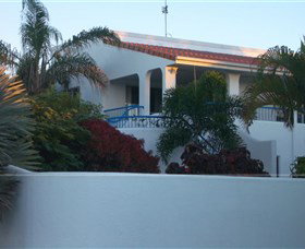 Seychelles Luxury Apartments - Accommodation Nelson Bay 3