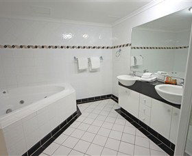 Xanadu Resort - Nelson Bay Accommodation.com 1