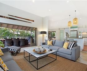 La Casa Sirena At Vogue Holiday Homes - Nelson Bay Accommodation.com 1