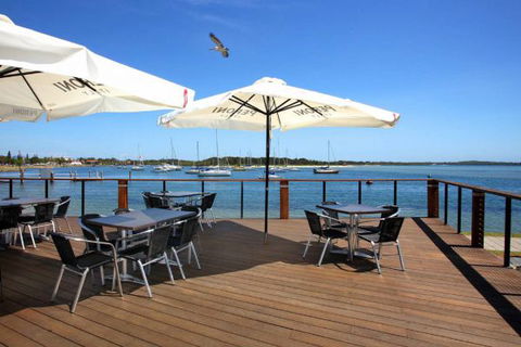 Waters Edge Port Macquarie - Accommodation Nelson Bay 1