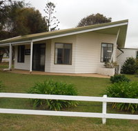 Catalina Cottage - Accommodation Nelson Bay