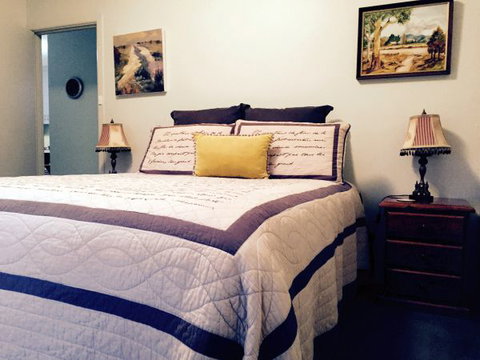 Pizzini's Vineyard Guesthouse - Accommodation Nelson Bay 1