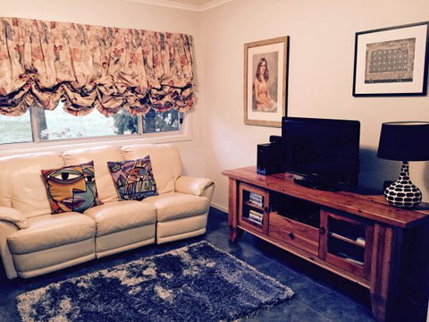 Pizzini's Vineyard Guesthouse - Accommodation Nelson Bay 2