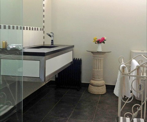 Pizzini's Vineyard Guesthouse - Accommodation Nelson Bay 3